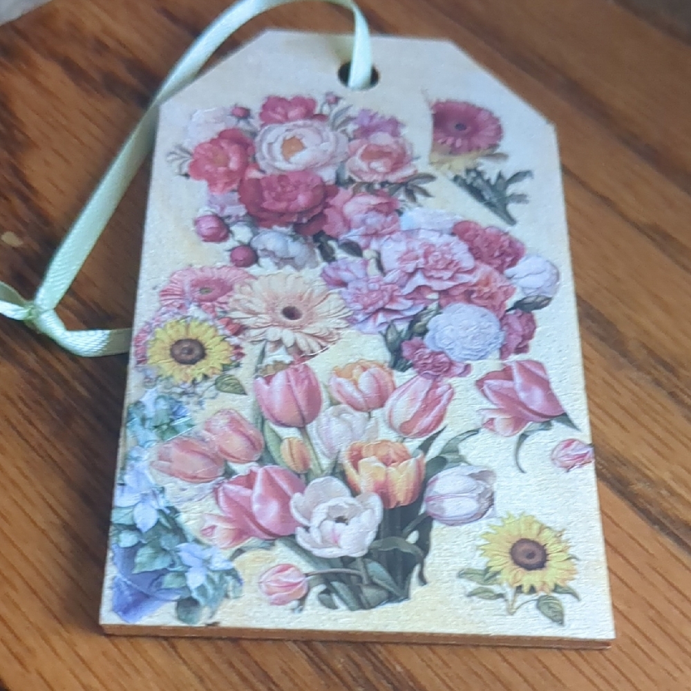 Handmade Wooden Floral Tag/Ornament